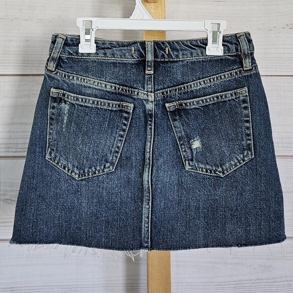 Free People We the Free Destroyed Denim Mini Skirt in Harvey Blue Size 25 - Picture 4 of 12